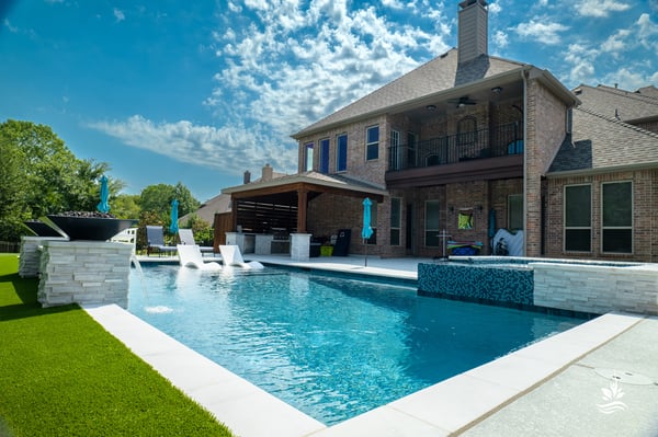 Pools Reflecting Dallas' Growing Luxury